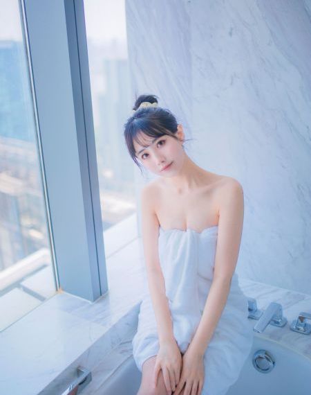 男按摩师撕开奶罩揉吮奶头视频_4K完整在线观看