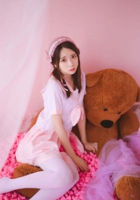 老师穿着旗袍肉色丝袜让我玩_1080P最新电影在线观看